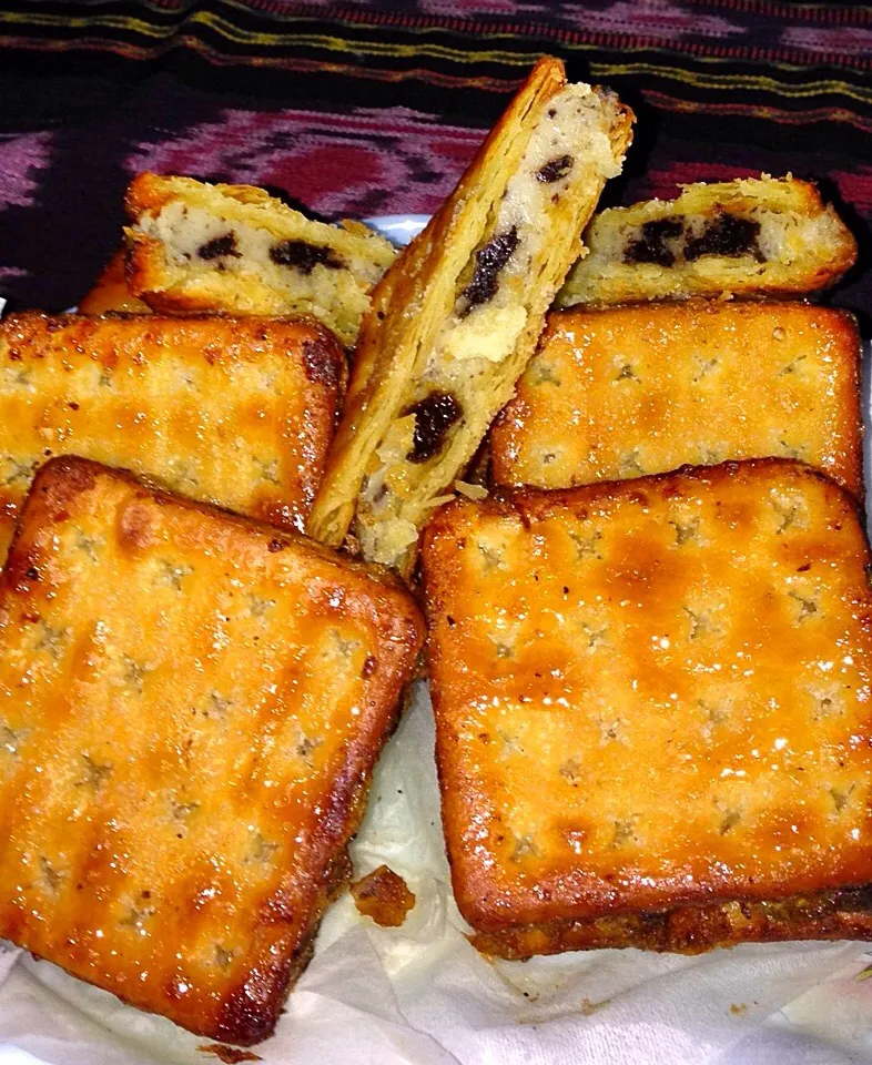 Snapdishの料理写真:Fried crackers with oreo fla|Er Li Liyaさん