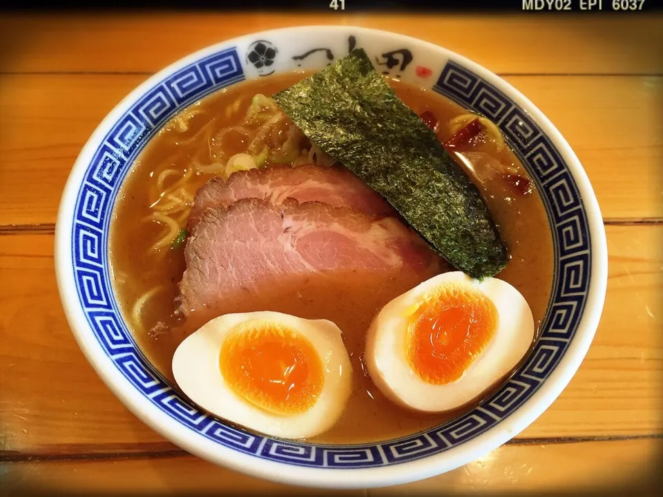 ＠二代目つじ田(飯田橋)「二代目ラーメン🍜 麺硬め➕脂多め黒七味」|TETSU♪😋さん