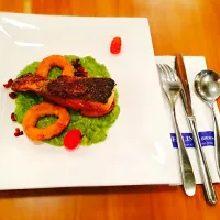 Green pea glaze salmon|ying kangさん