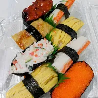 Assorted sushis @ Sam's Groceria, The Strand|Mun Minnieさん