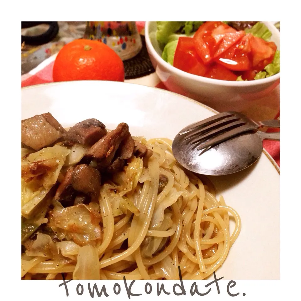 炭火地鶏とキャベツのパスタ🐓🍴♡|🇯🇵ともこちゃん。さん