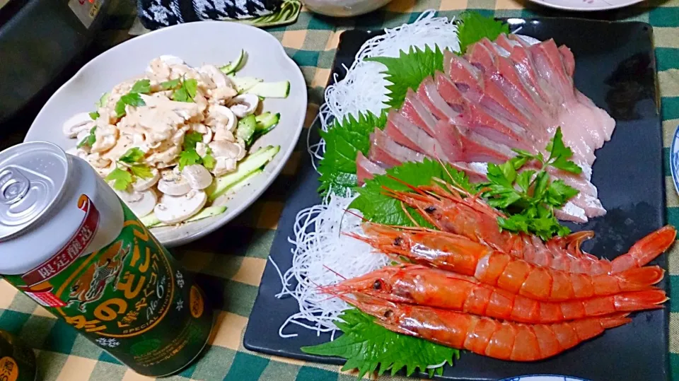 鰤と海老の刺身　カリフラワーとマッシュルームとズッキーニの生マサラダ|NOVIさん