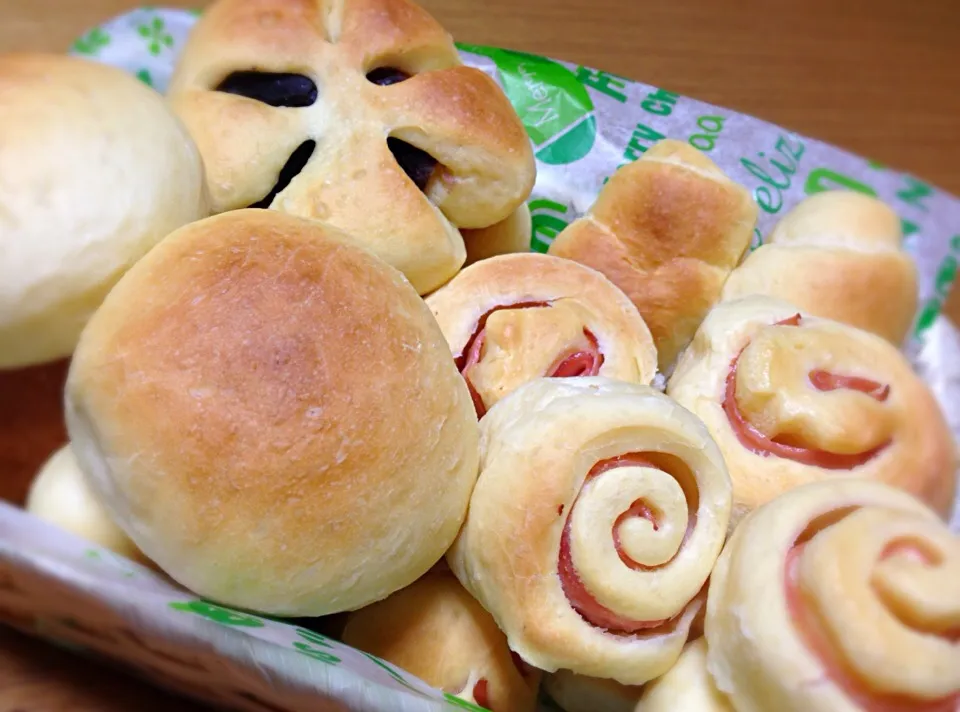 Snapdishの料理写真:明日の朝のパン焼けたよ〜😄ゆりえさんの料理 私の定番！翌日もふわふわ生地deツナマヨパン|川上千尋さん