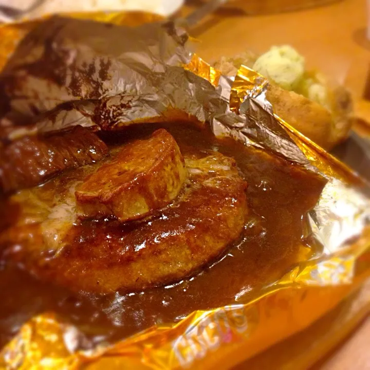 Hamburger Steak Beef Stew Sauce with "Foie Gras" Wrap in Foil|チェリーリンさん