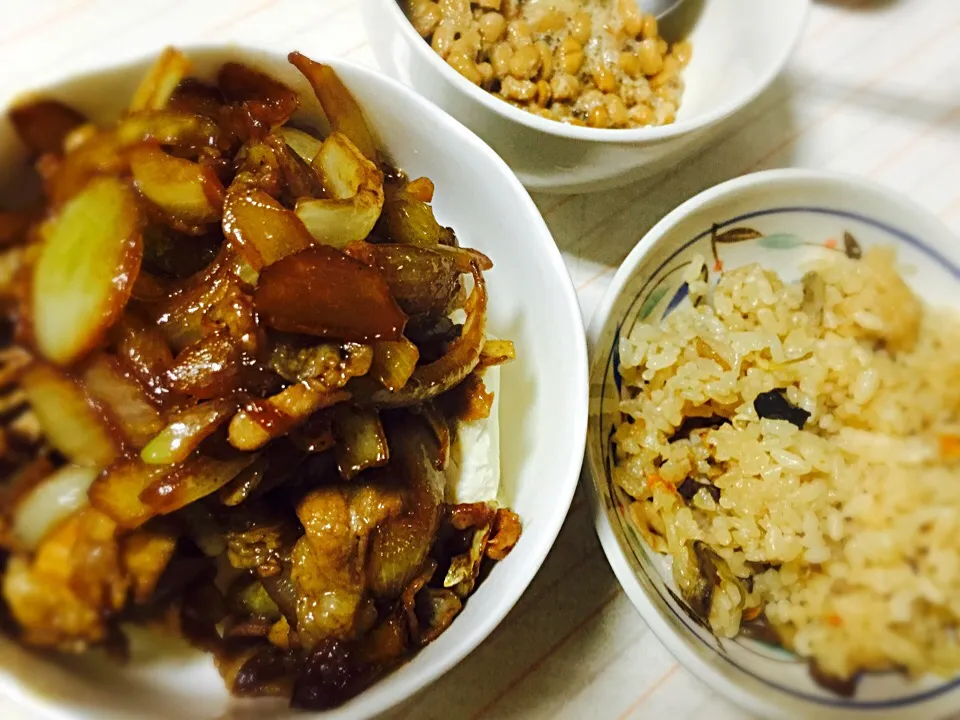 味ご飯、玉ねぎと豚肉の甘辛炒め|Ayakaさん