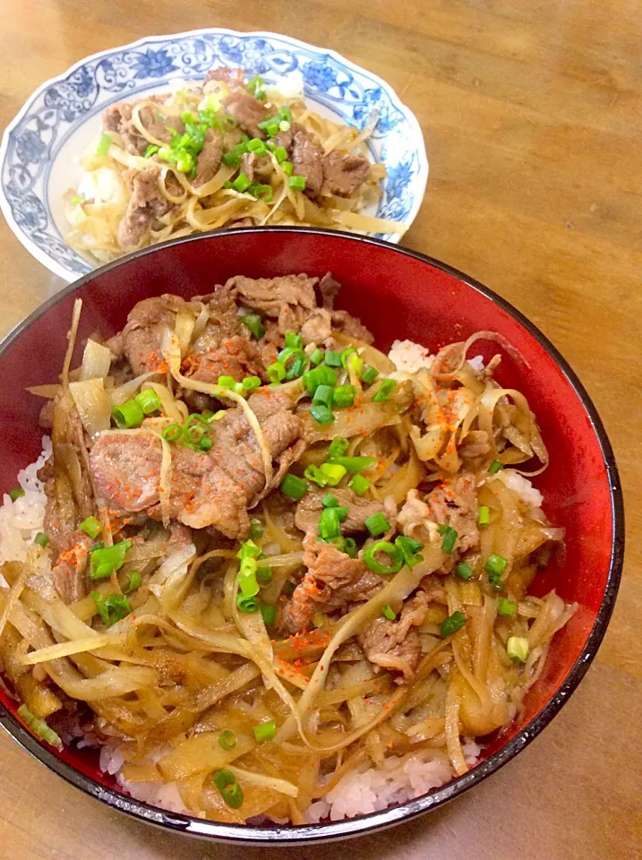 Snapdishの料理写真:ゴボウと牛肉の甘辛丼♫(^_^)v|Norio Fukudaさん