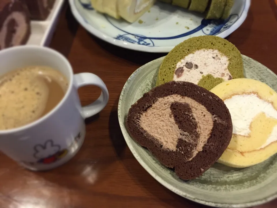 ロールケーキ3姉妹、チョコ、プレーン、抹茶小倉！🍀|hayamiさん