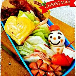 MAAさんの＊簡単サンタおにぎり de クリスマス弁当＋ともｻﾝの ささみクリスピースティック|Hiroさん