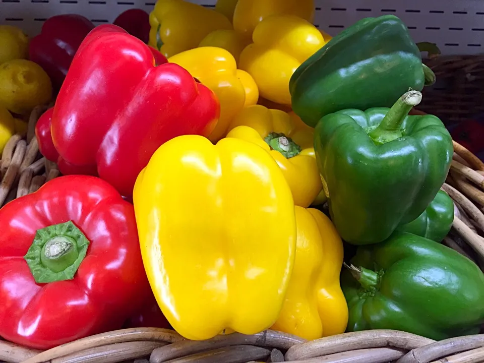 Snapdishの料理写真:organic capsicum|hweeyhさん