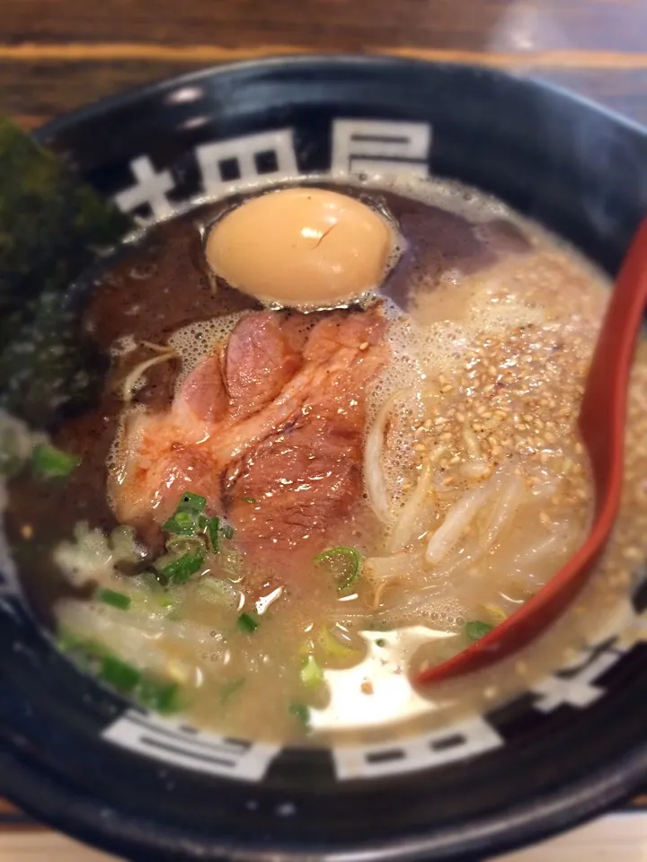 黒マー油味玉ラーメン|うみんちゅさん