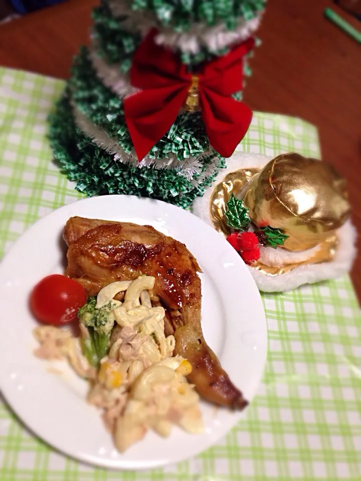 Xmasメニュー🎄        チキンロースト＆マカロニサラダ🍅|まるちゃんさん