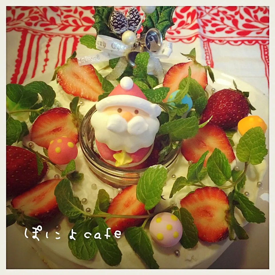 Snapdishの料理写真:みったんさんのシフォンケーキでクリスマス♡|ぽにょ☆さん