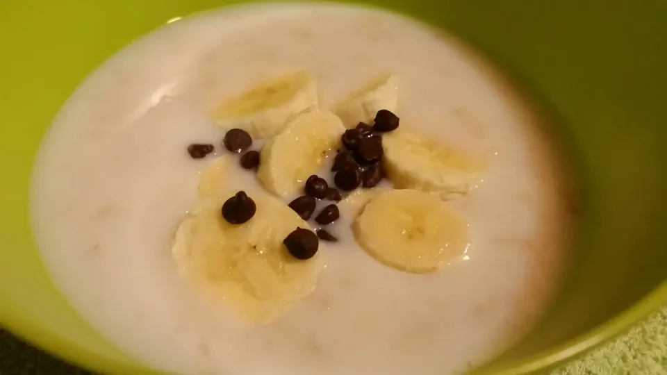 chocolate chip banana swirl oatmeal|Yoga Maruthiさん