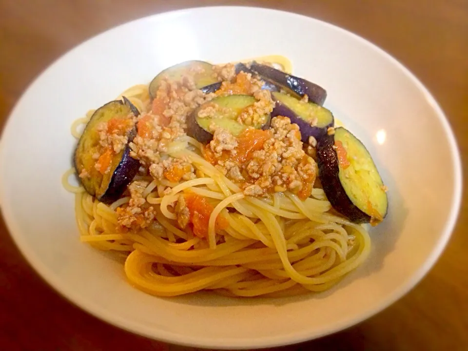 茄子とひき肉のトマトソースパスタ|スヌンピさん