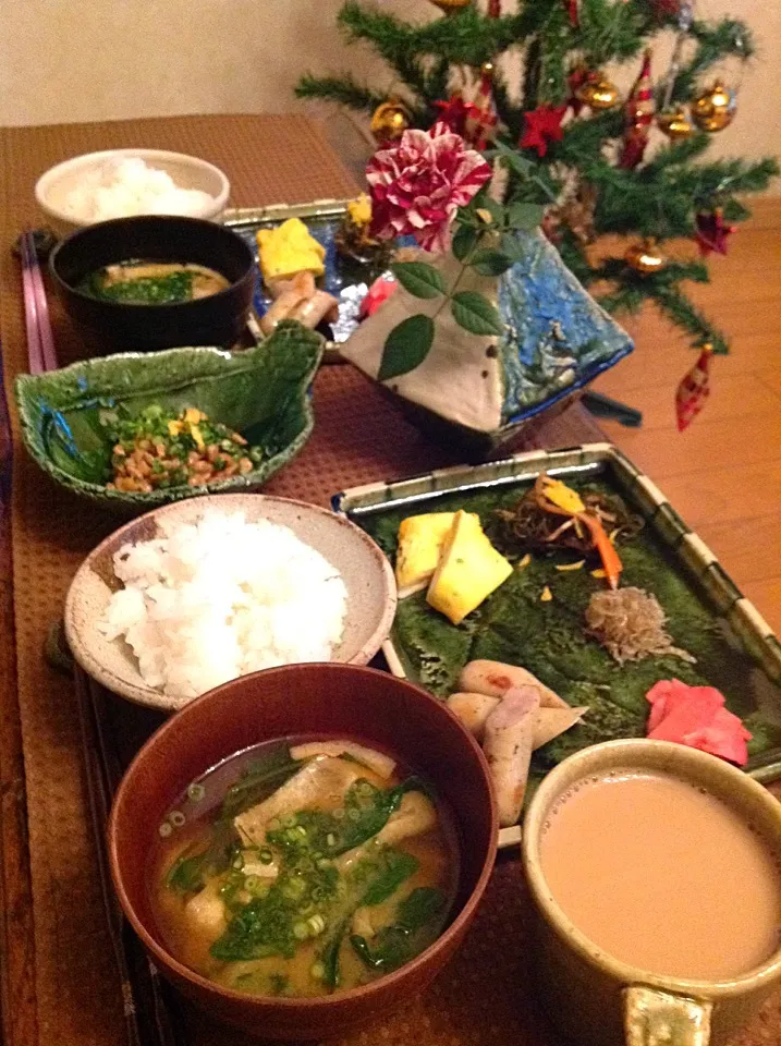 朝食 納豆 卵焼き 松前漬 ちりめん山椒  自家製赤カブ|izunさん