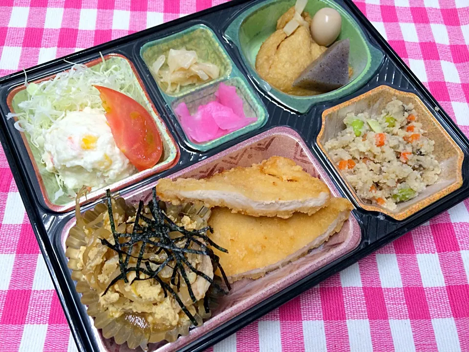 チキンの竜田揚げ 日替わり弁当 豊川市配達|Naokazu Kuritaさん