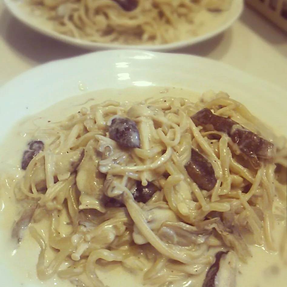 Snapdishの料理写真:キノコクリーム和え麺|よちやまさん