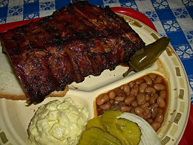 Snapdishの料理写真:😊❤😊 #Lunch At The #BBQ Truck #Food stand/Truck Ribs #Meat/Poultry #Pork #Main dish Baked Beans Potato Salad #Vegetable #Side dish 😊❤😊|Alisha GodsglamGirl Matthewsさん