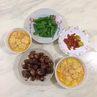 Kerang masak kicap, pucuk masak Lemak and sambal with bendi|Farina Junaidiさん