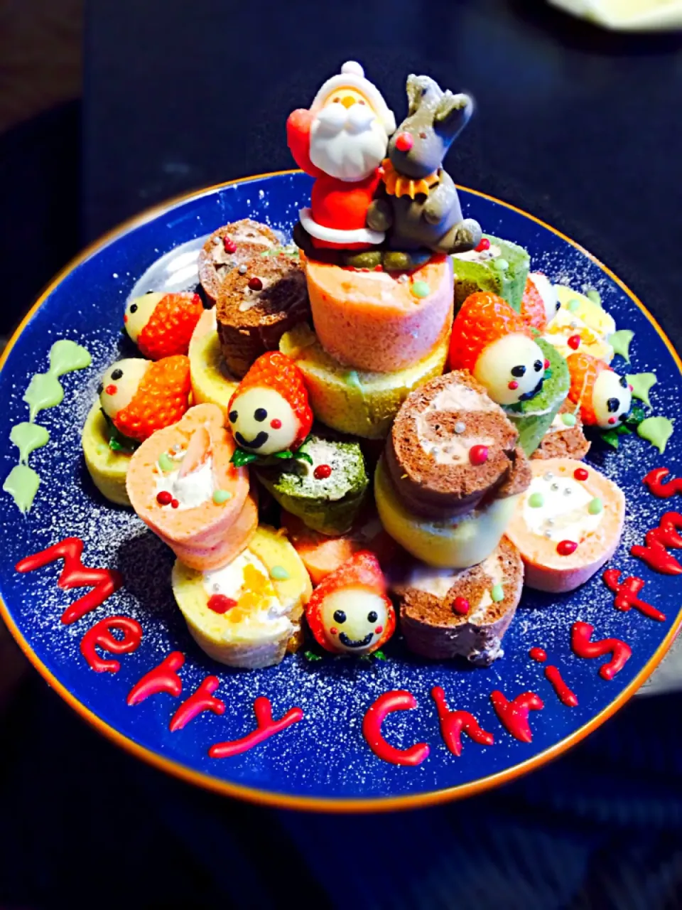 Snapdishの料理写真:Xmasロールケーキタワー|くれあさん