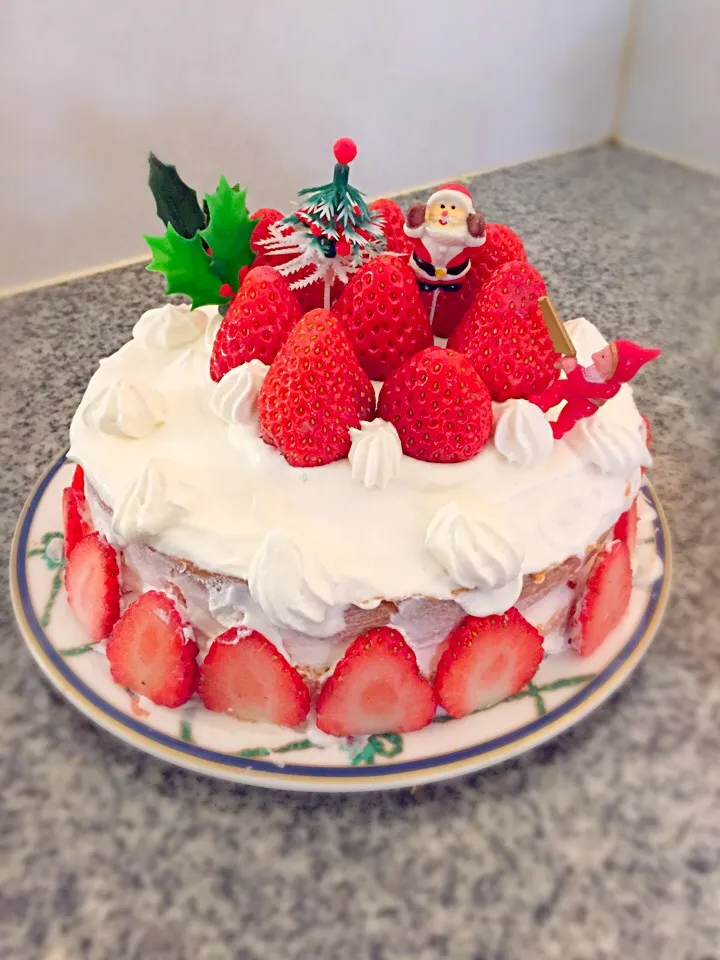 イチゴのクリスマスケーキ❤️|由美子さん