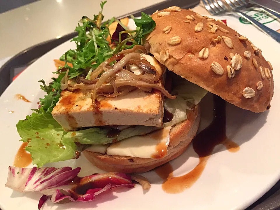 Tofu and Mushroom Burger|Rich Wagnerさん