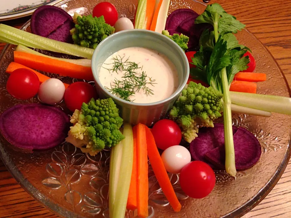 Snapdishの料理写真:Assorted vegetable with cream cheese dip|Yuriさん