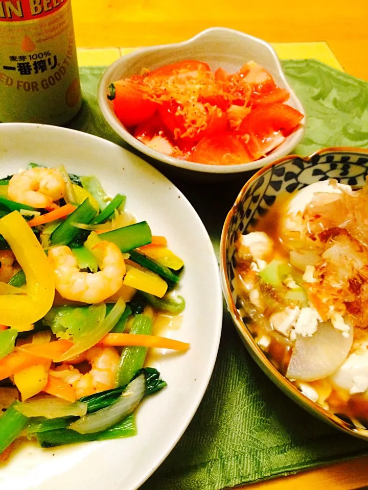 小松菜と海老炒め、湯豆腐、冷やしトマト|hiromangeさん