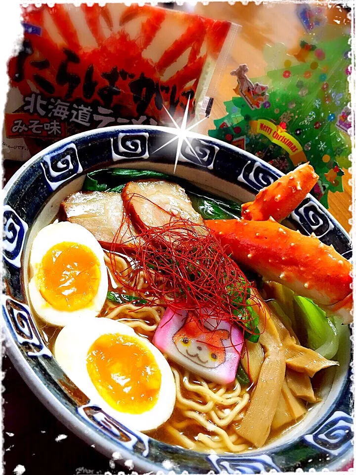 Snapdishの料理写真:Merry Xmas! ともちゃんからの頂き物「北海道のたらばがにラーメン🍜」メッチャまいう〜😄|TETSU♪😋さん