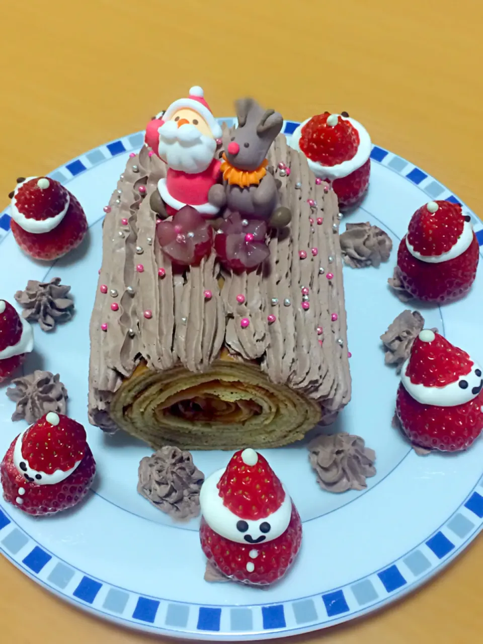 Snapdishの料理写真:切り株ケーキでクリスマス⭐️|ふーふばーだーさん