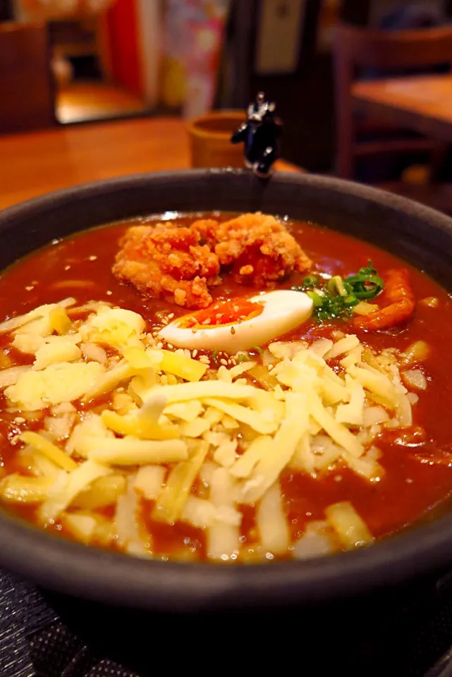 宮がみ屋さんの本日のおすすめ。唐揚げチーズカレーうどんと白ライス|大阪カレー部長さん