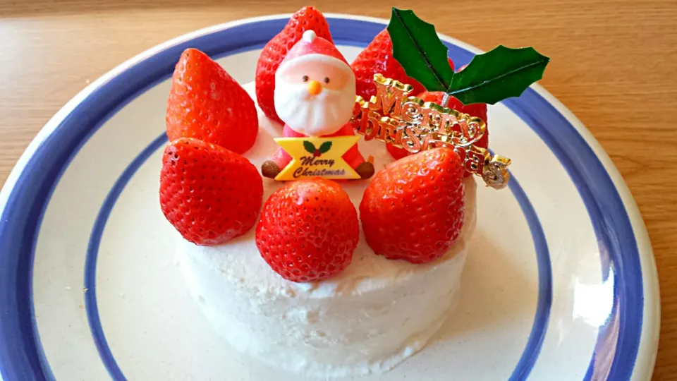 Snapdishの料理写真:一歳の息子に☆ヨーグルトクリスマスケーキ☆|ありささん