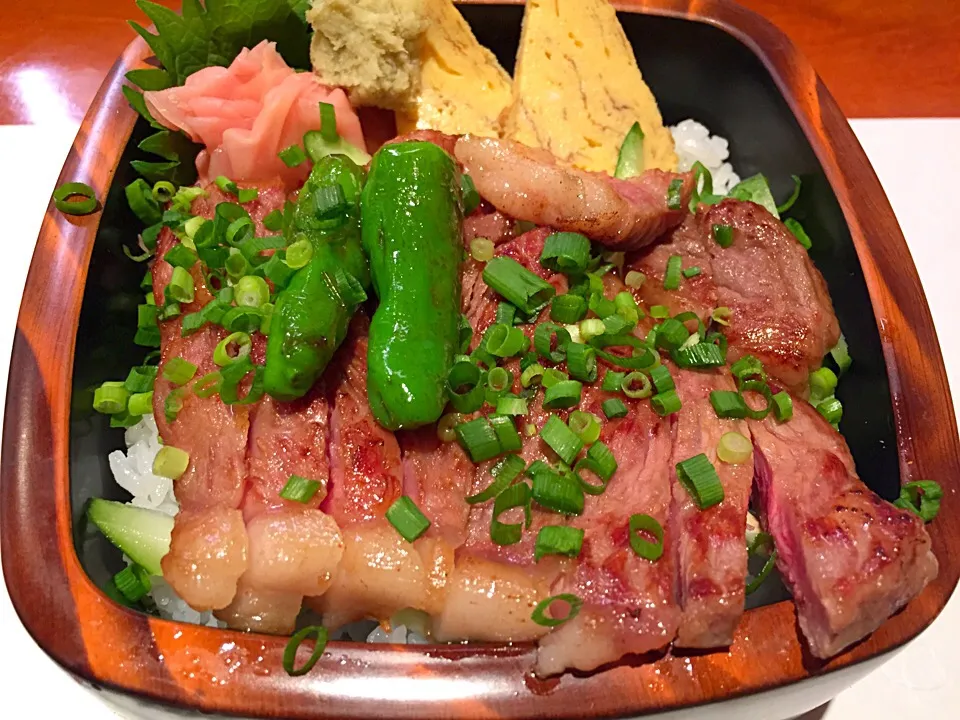 飛騨牛ステーキ丼|あつしさん