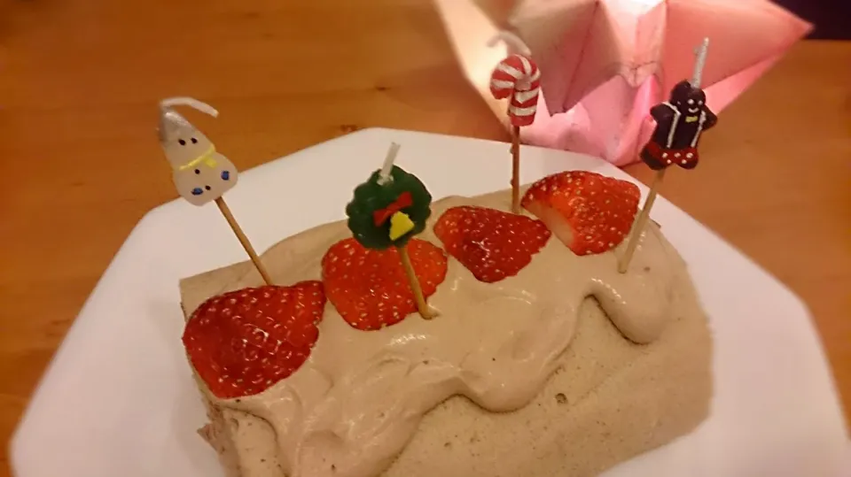 Snapdishの料理写真:2014X'mas 巻くのに苦労ロールケーキ|yslynxさん