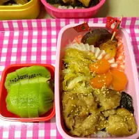 長女の学童弁当３日目。鶏のきじ焼き丼的なお弁当。|sakuraさん