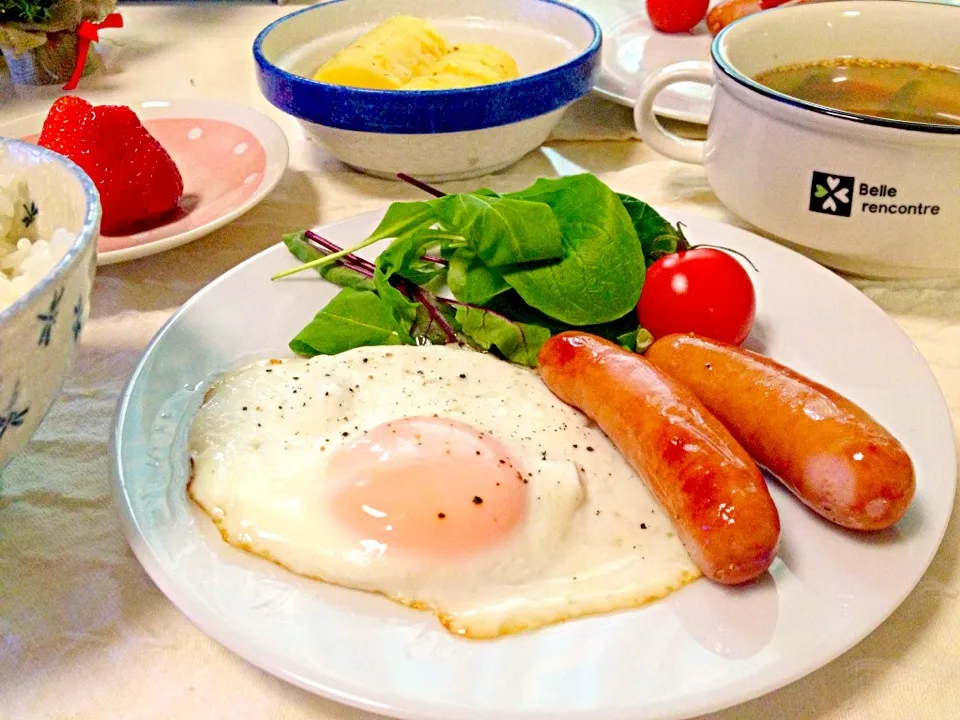 朝ごはん＊定番めだまやき☆|ひかるんさん