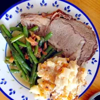 Rock-salt encrusted prime rib with cheese-glazed o'brien potatoes and bacon fried green beans|BobbyHuertas70さん