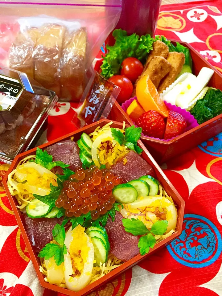 散らし寿司弁当(⊹＾◡＾)ノo.♡ﾟ｡*課外授業がんばれ✿｡.ﾟ+:✿｡.ﾟ+:✿|Blueberry🫐さん