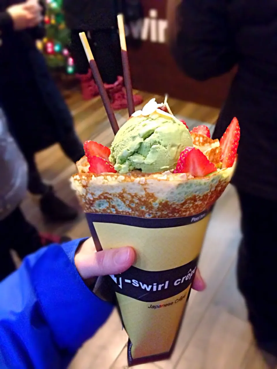 Snapdishの料理写真:Matcha Azuki bean crêpe|Rin Nguyenさん