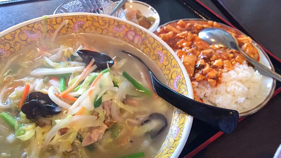 【日替定食】野菜タンメンと小麻婆豆腐丼を頂きました。|momongatomoさん