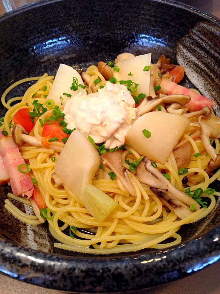 チクっと注射の後のご褒美ランチ♡ 私はトロトロ湯葉とかぶとキノコの醤油パスタを選びましたよ♡|あっこぷーさん