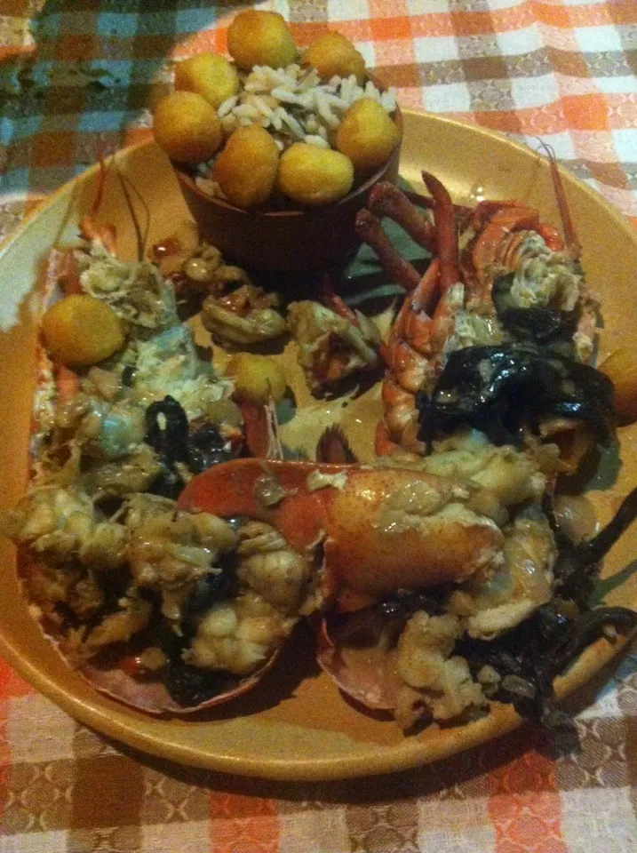 Snapdishの料理写真:Homard (lobster) sauce au #Bas#Armagnac et Crème Fraîche d'Isigny et trompette de la mort|PHILIPPEさん