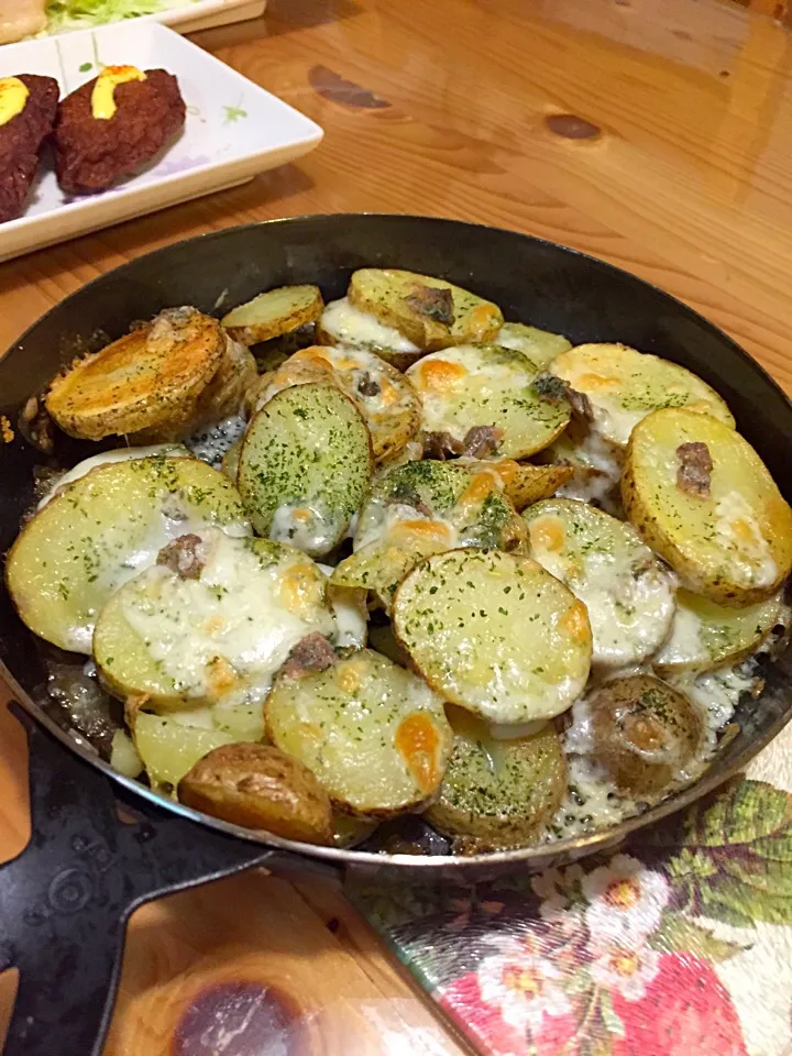 アンチョビとポテトのチーズ焼き|Eri Abeさん