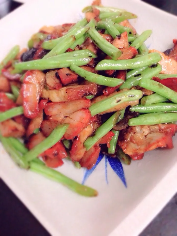 Snapdishの料理写真:Barbecue pork stir-fry with green beans.|samantha wさん