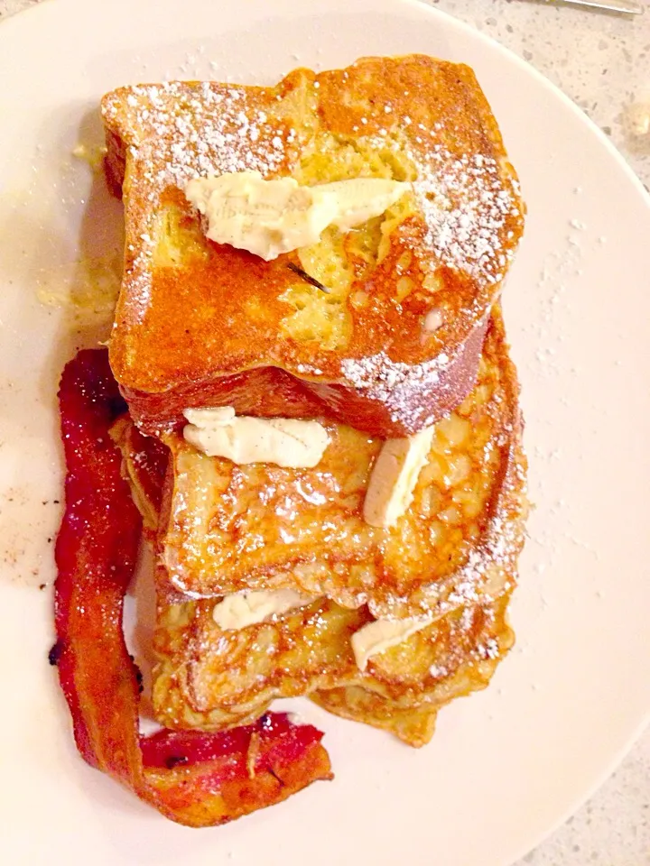 Briosh French Toast with Applewood Bacon|BobbyHuertas70さん