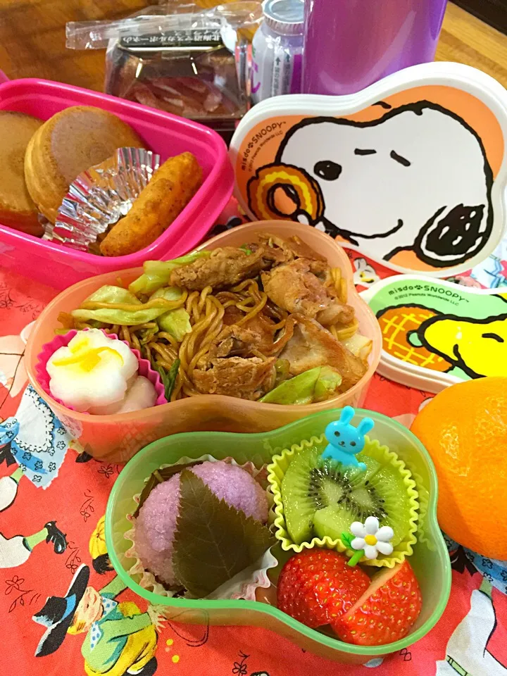 焼きそば弁当(⊹＾◡＾)ノo.♡ﾟ｡*課外授業がんばれ|Blueberry🫐さん