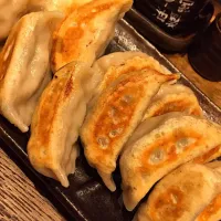 Snapdishの料理写真:肉汁焼餃子|Tetsuya Ogawaさん