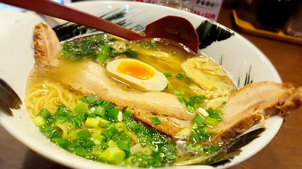 ランチは、角煮焼豚麺のしおです⭐|かおりんさん