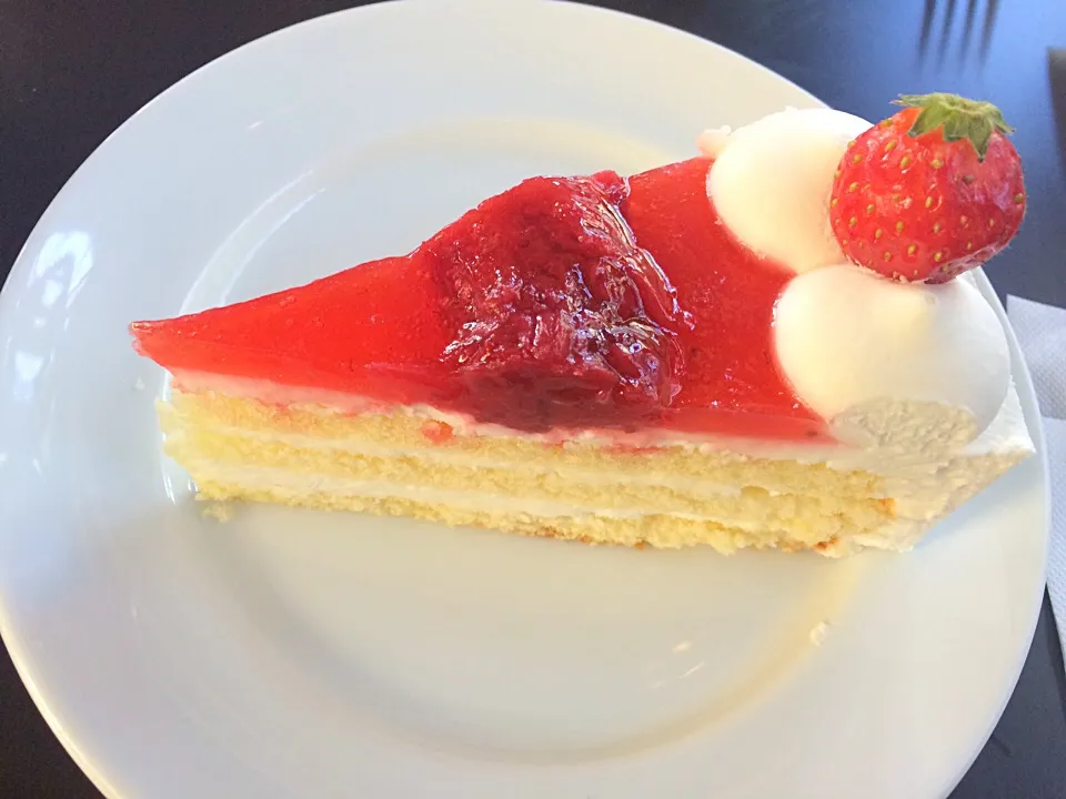 Snapdishの料理写真:いちごとベリーのケーキ|さりさん