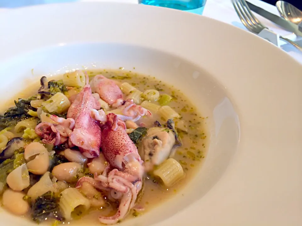 牡蠣とイカのパスタ|にゃるさん